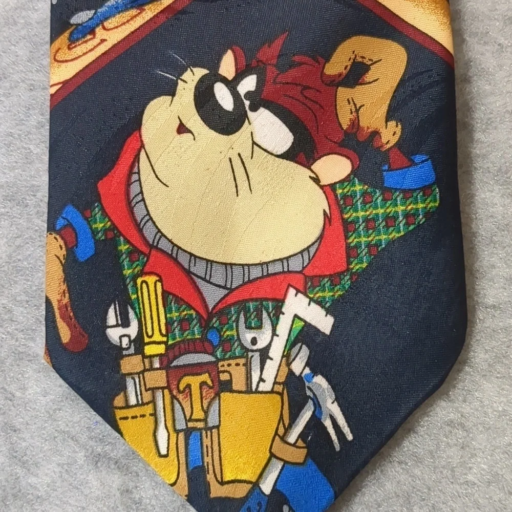 Vintage 1996 Looney Tunes Mania Long Bugs, Taz And Coyote Polyester Tie